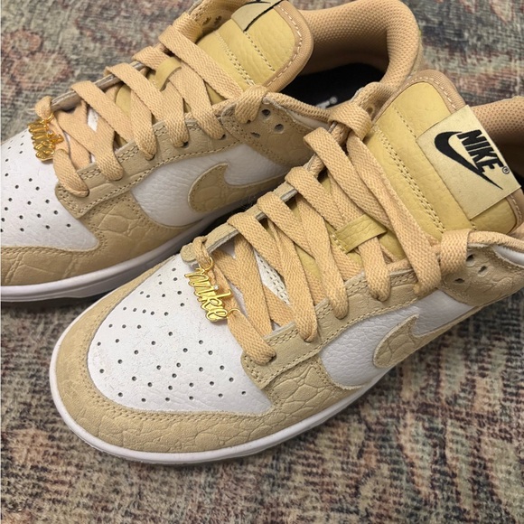 NWT Customized Nike Dunks Tan and White Low-Top Sneakers Size 8 Women’s - Picture 4 of 4
